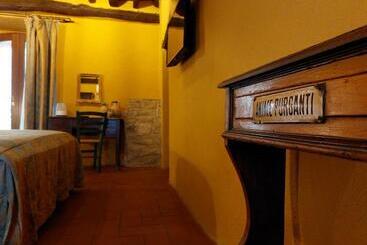 هتل La Rimbecca Greve In Chianti Country Apartments & Rooms