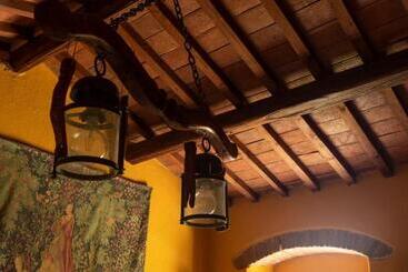 هتل La Rimbecca Greve In Chianti Country Apartments & Rooms