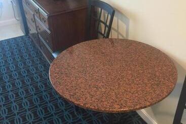 مُتل Misquamicut Beach Front Inn