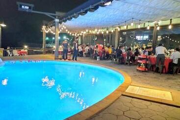 River Hotel Pattani