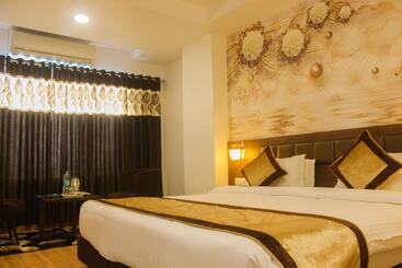 Solitaire Hotel And Resorts