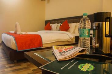 Solitaire Hotel And Resorts