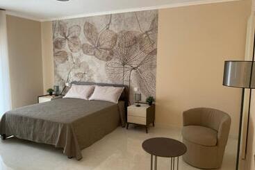 تختخواب و صبحانه Anna House