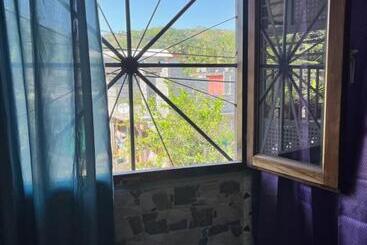تختخواب و صبحانه Chambre D Hôte Azur Chirongui