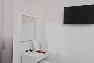 تختخواب و صبحانه Cosy Corner