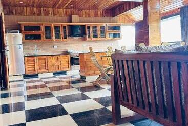 تختخواب و صبحانه Hill Side Cottage
