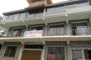 تختخواب و صبحانه Hill Side Cottage