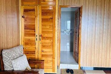 تختخواب و صبحانه Hill Side Cottage