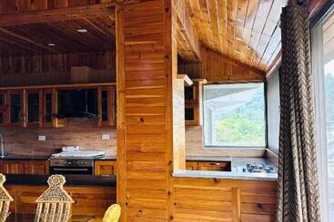 تختخواب و صبحانه Hill Side Cottage
