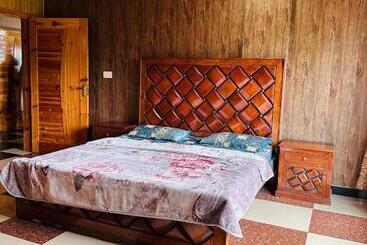 تختخواب و صبحانه Hill Side Cottage