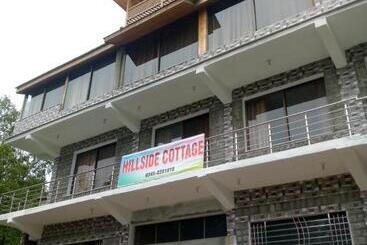 تختخواب و صبحانه Hill Side Cottage