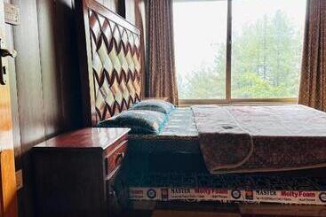 تختخواب و صبحانه Hill Side Cottage