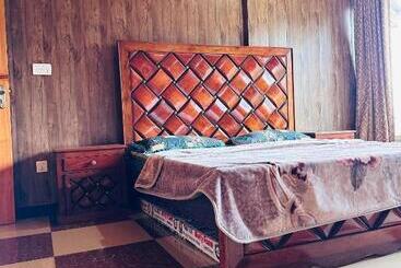 تختخواب و صبحانه Hill Side Cottage