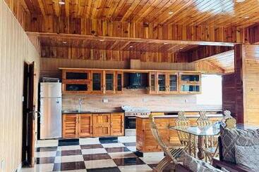 تختخواب و صبحانه Hill Side Cottage
