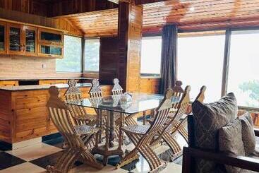 تختخواب و صبحانه Hill Side Cottage