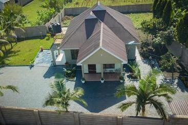 تختخواب و صبحانه Jadea Residence