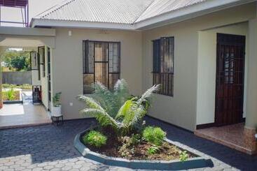 تختخواب و صبحانه Jadea Residence