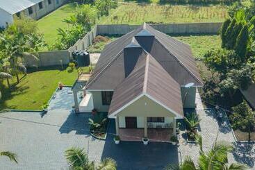 تختخواب و صبحانه Jadea Residence