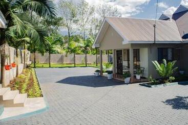 تختخواب و صبحانه Jadea Residence