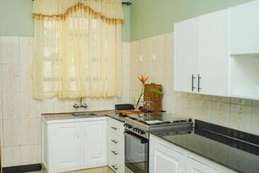 تختخواب و صبحانه Jadea Residence