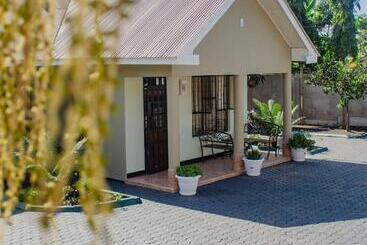 تختخواب و صبحانه Jadea Residence