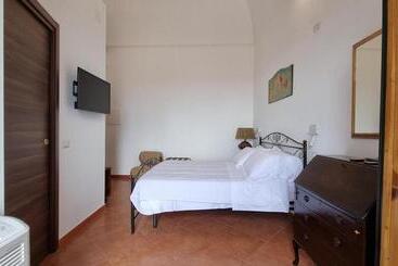 تختخواب و صبحانه Suite Il Ducale