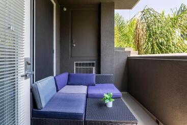 هتل کپسول Santa Monica 2bedrooms Pool&gym&free Parking