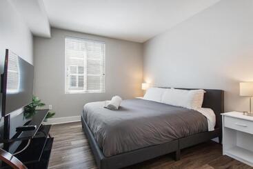 هتل کپسول Santa Monica 2bedrooms Pool&gym&free Parking