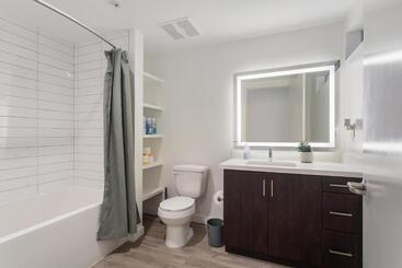 هتل کپسول Santa Monica Mid City 2bedroom Pool & Parking