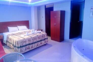 هتل Hostal Sinaloa Inn