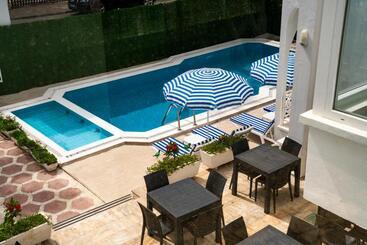 هتل Kemer Royal Beach
