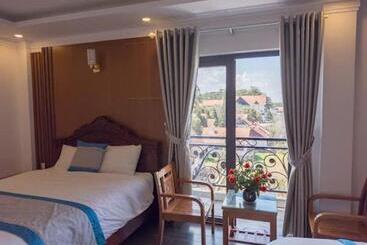هتل Oriana Villa