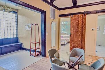 هتل Peach Street Inn Suite 2