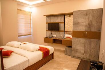 酒店 Serenity Stay Inn