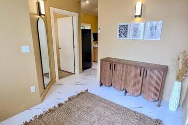 هتل Suite 1 Peach Street Inn