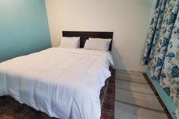 هتل Ultar House