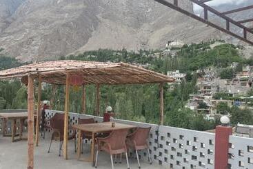 هتل Ultar House