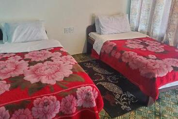 هتل Ultar House