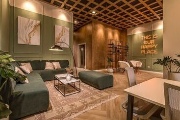 Houze Stay & Residences By Ava