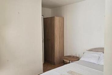 پانسیون Rustic Room