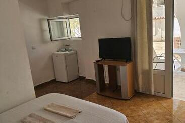 پانسیون Rustic Room
