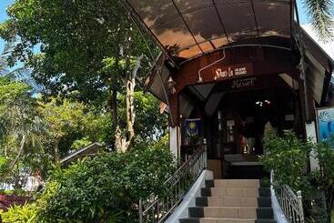 Shari La Perhentian Island Resort