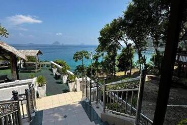Shari La Perhentian Island Resort