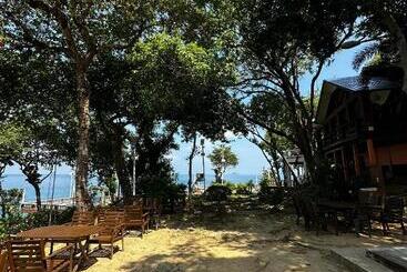 Shari La Perhentian Island Resort