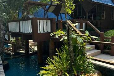 Shari La Perhentian Island Resort