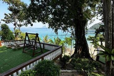 Shari La Perhentian Island Resort