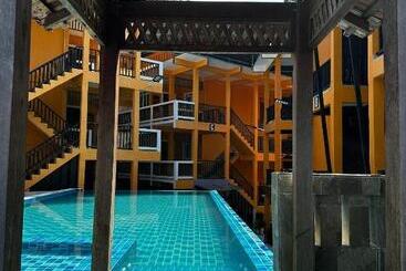 Shari La Perhentian Island Resort