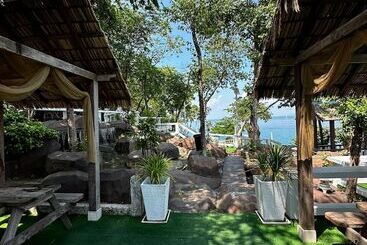 Shari La Perhentian Island Resort