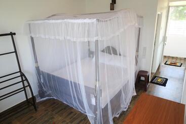 تختخواب و صبحانه Unique Sunrise Inn