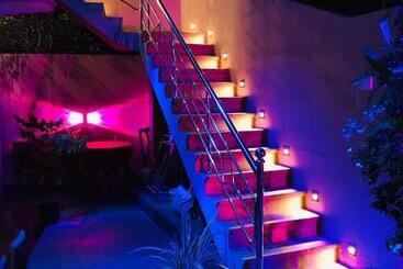 تختخواب و صبحانه Unique Sunrise Inn